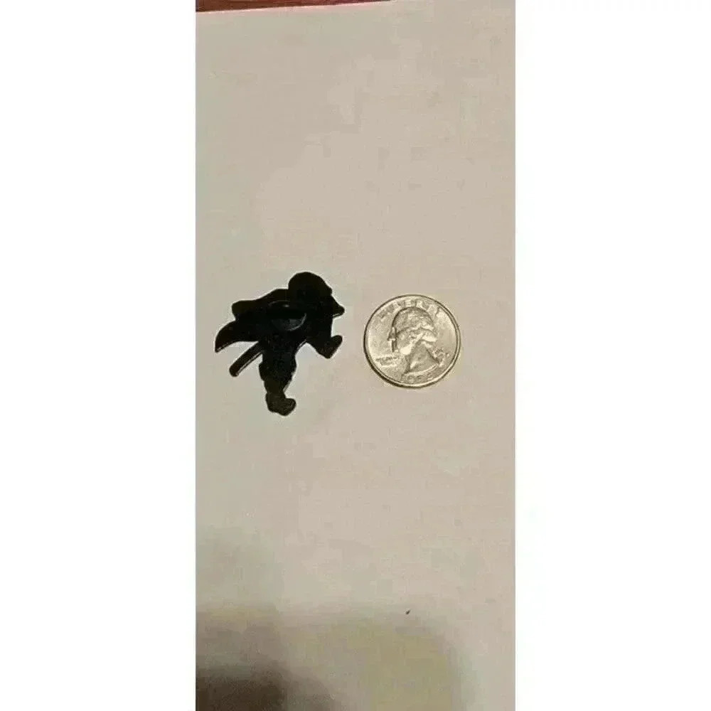 Demon Slayer: Kimetsu no Yaiba Zenitsu Agatsuma Enamel Pin - Picture 5 of 5